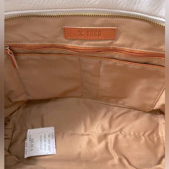 NWT HOBO Kingston Small Tote - Picture 10 of 10